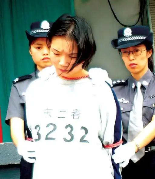 2004年，广东东莞。一场令人毛骨悚然的命案震动了当地。死刑犯吴艳辉因在羁押期间