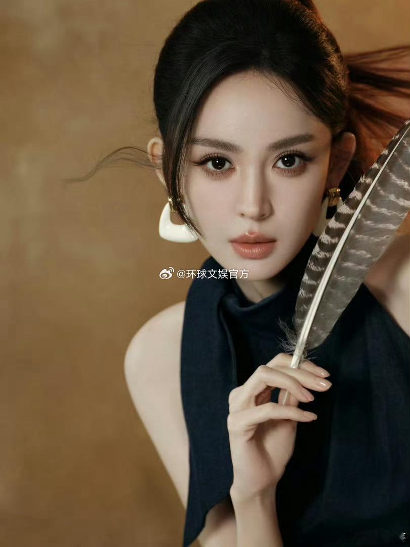 娜扎wink这一下娜扎的wink自带美颜暴击！眉眼灵动温柔，五官精致明艳，流畅绝