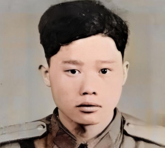 1951年1月28日，志愿军战士潘天炎因为生理需要去附近的草丛解决，回来后却意外