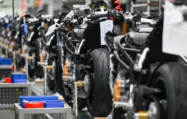 一年狂卖几个亿，最后一算账，竟然血亏2000多万！最近，中国摩托车圈的