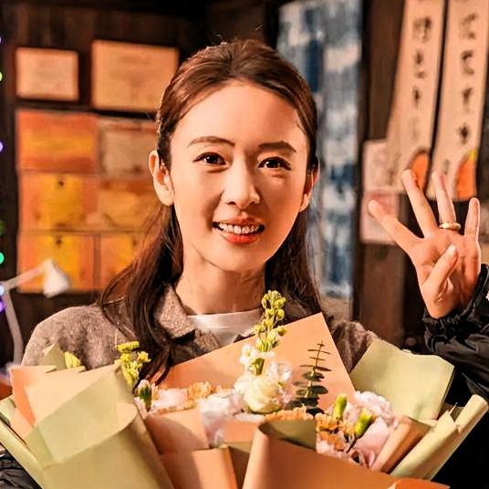 -情节设置跌宕起伏：该剧围绕沈明珠的人生变故展开，她刚怀孕丈夫就意外去世，接着