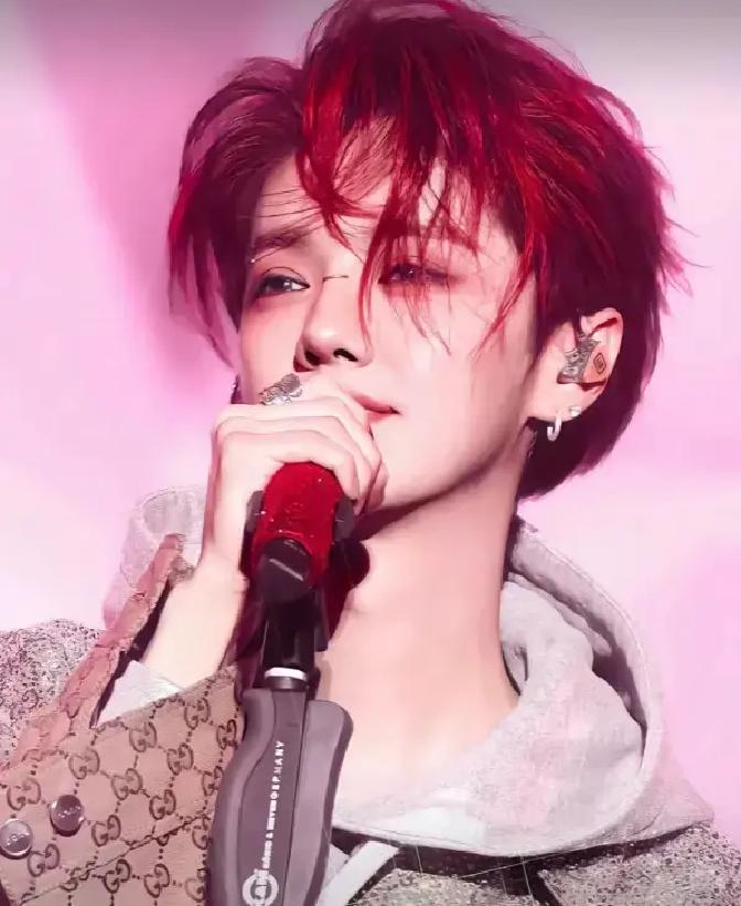 鹿晗最近被传商业代言全线归零，主要因为肯德基合作到期没续，2025年整年没官宣任