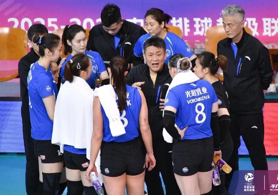 今日冠亚军争夺战终极对决！排超联赛冠军争夺战今日进行最后一场比赛！上海女排继续坐