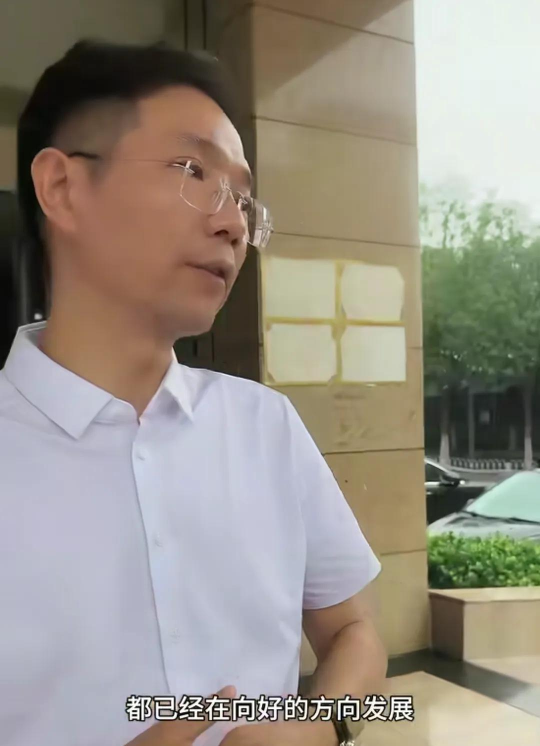 太好了，太好了，正义的李律师，给了大量寻亲家长力量！姚一飞找到了，母亲喜极而泣