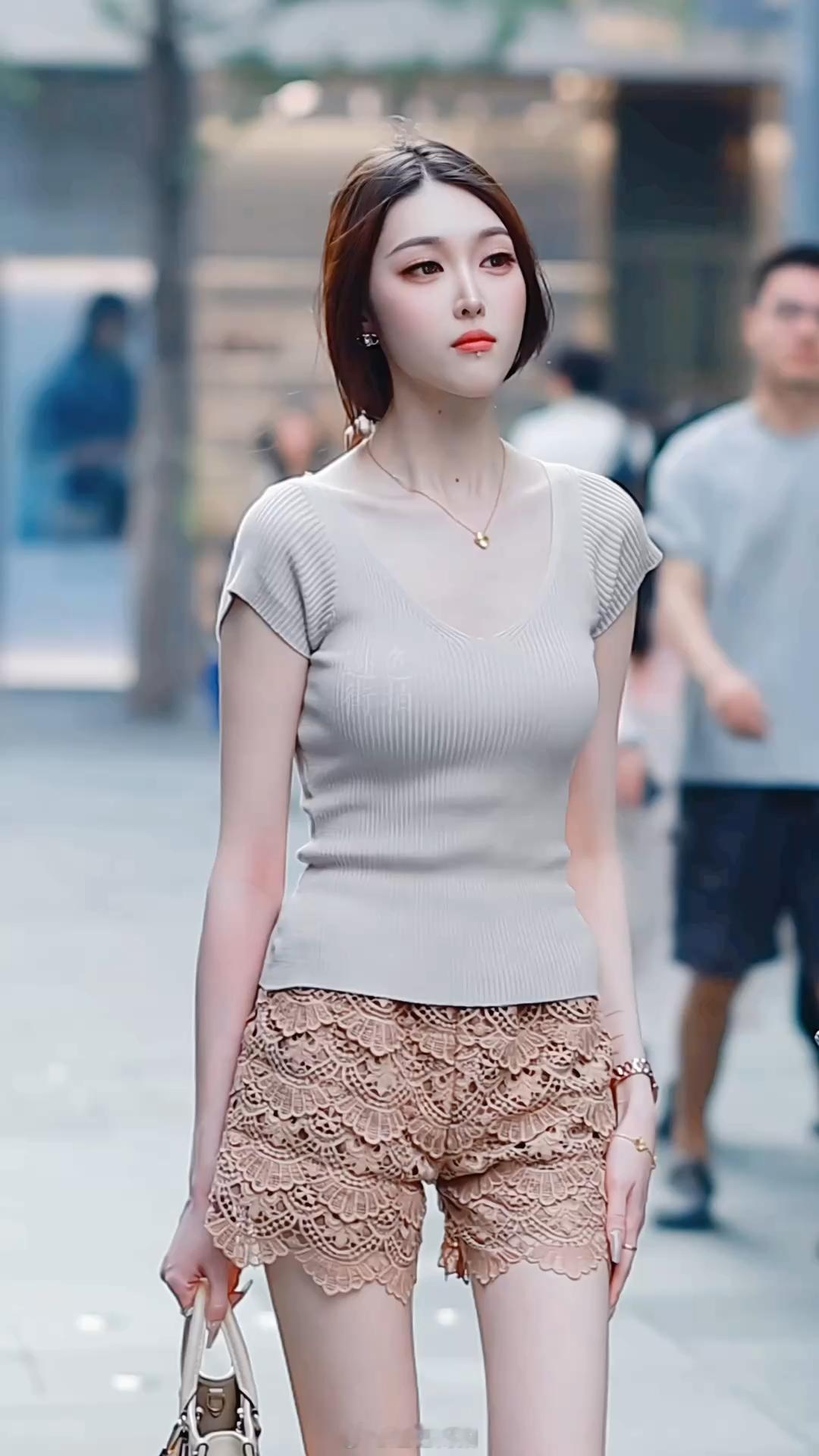 【成都街拍】[玫瑰][玫瑰][玫瑰]丨摄影拍照每日穿搭​​​