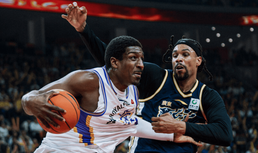 媒体人: 广东输球方式跟上场如出一撤, 想看看今天如何总结