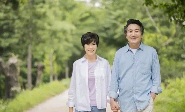 中老年人搭伙同居，真不是随便凑合的事。就像李阿姨，62岁独居7年，试过两次搭伙都