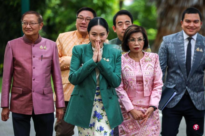 有悲有喜！佩通坦被暂停首相职务，但保留文化部长一职今天对于佩通坦来说，可谓悲