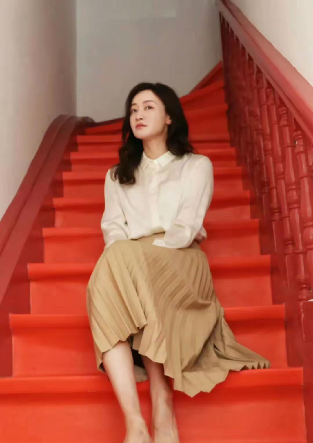 赵子琪，165cm，要是不涂指甲油就更美了，你们看看是不是呢？