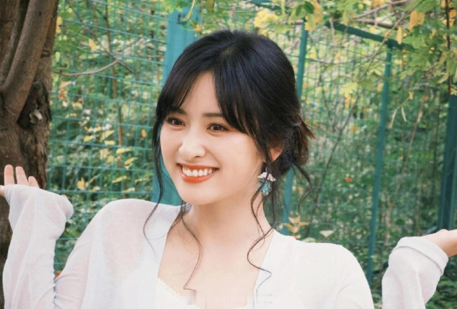 沈月喝多后的柔光滤镜，直接戳中我的心巴啊！