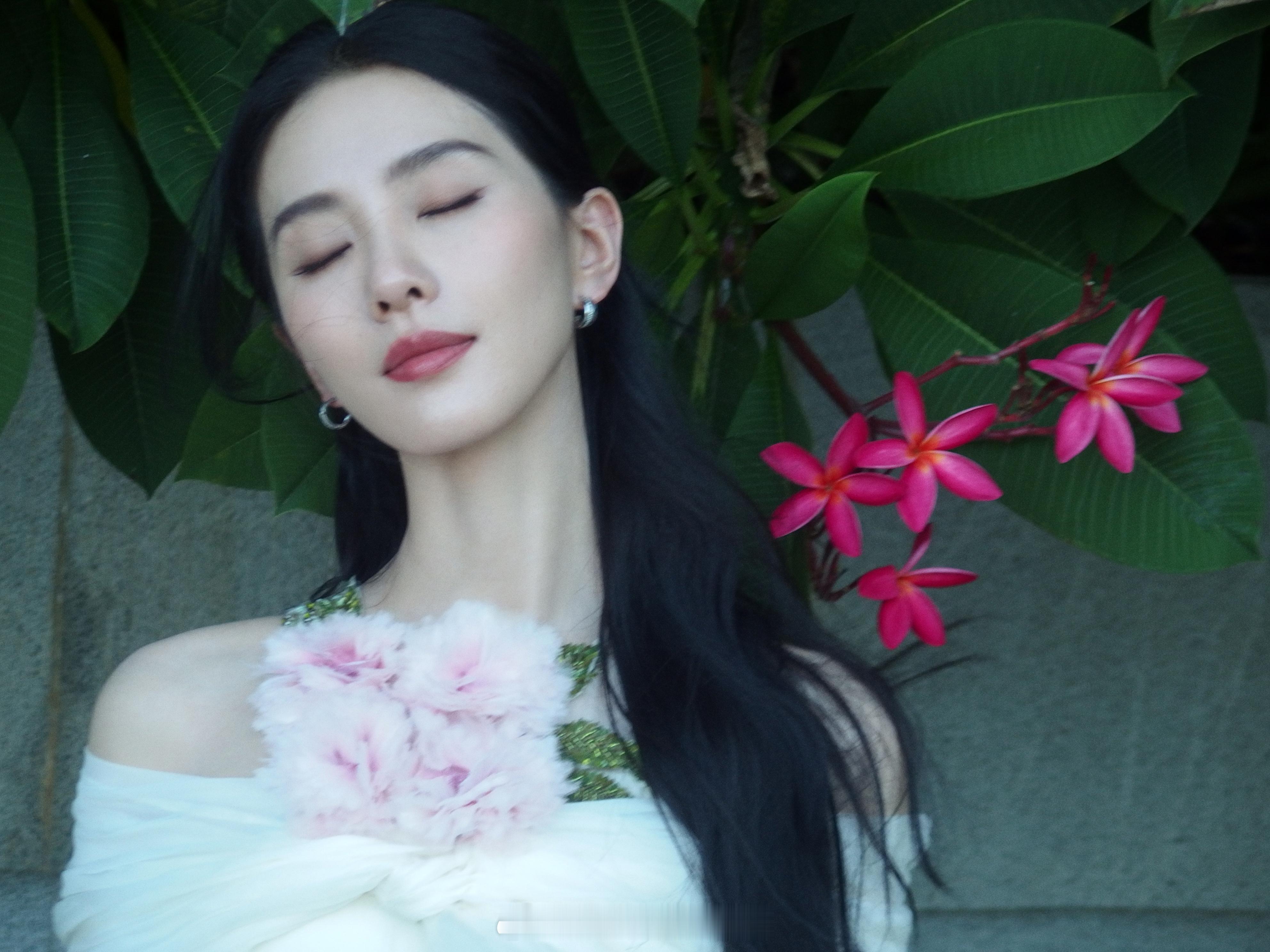 刘诗诗气质如兰写真大片