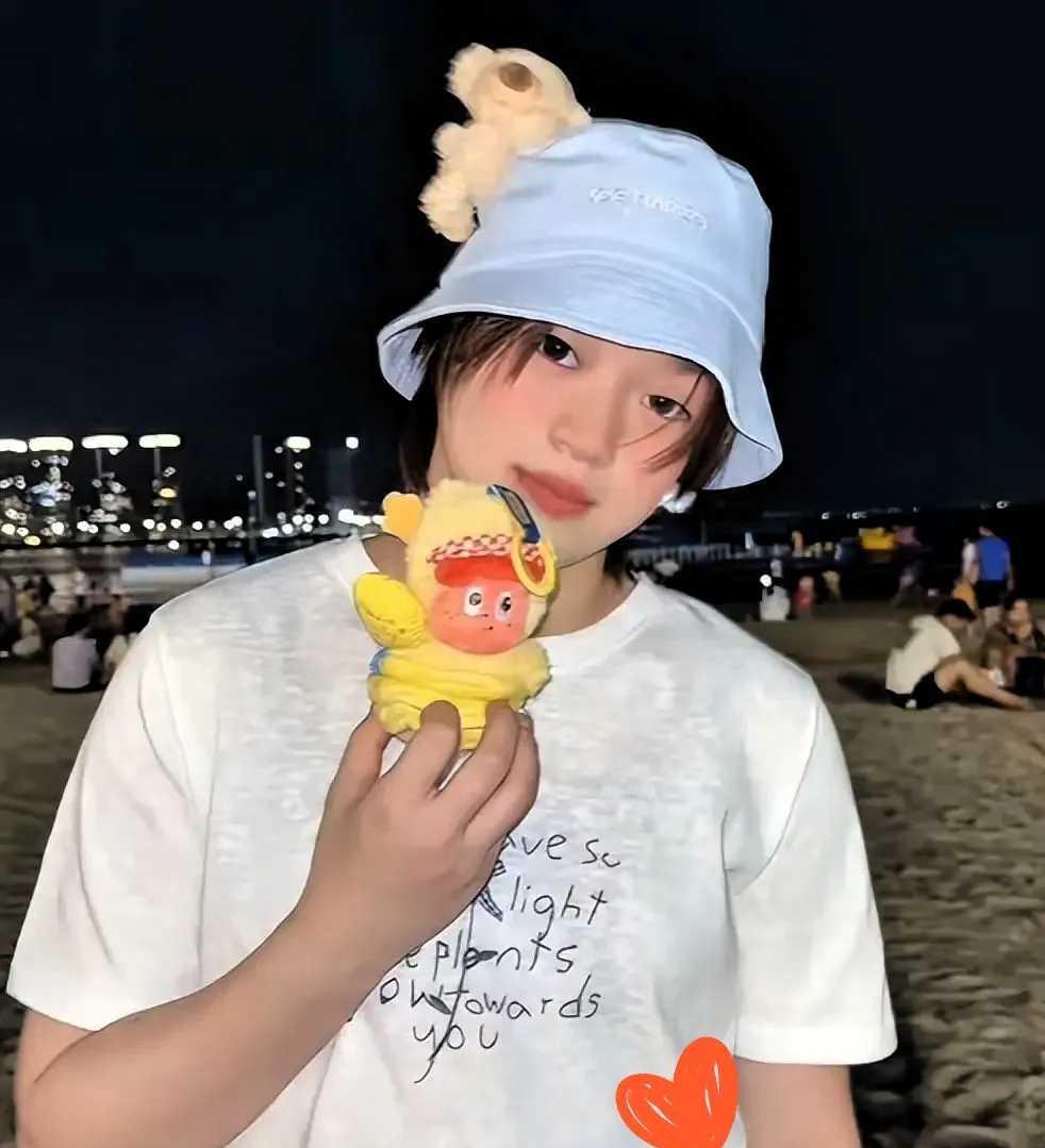 真自律让人可怕10个薯条都不敢碰的狠人全红婵的闹钟永远3∶55，训练馆灯没亮