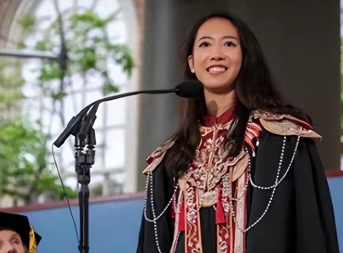 美国不要的，中国也坚决不要！美国哈佛大学毕业典礼上，中国留学生蒋雨融曾经代表毕业