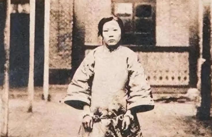 1950年深秋，甘肃张掖一带的剿匪战斗进入收网阶段。解放军第3军第11师33团，