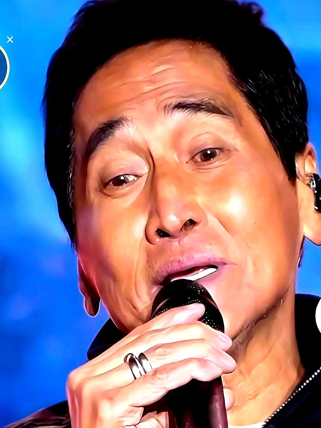 齐秦和窦唯的反差，我看了都直拍大腿！现在网上吵翻了，有人说齐秦65岁还跑商演