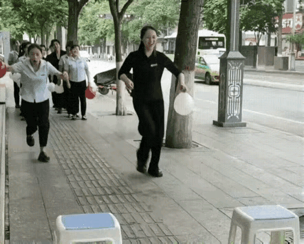黑衣服的女子厉害