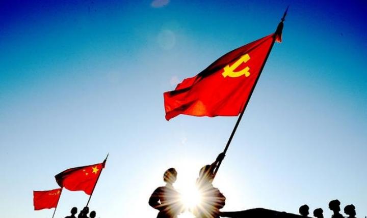美国媒体终究还是说出了震惊世界的大实话！纽约时报曾刊文直言，中国不光顶住了美国全