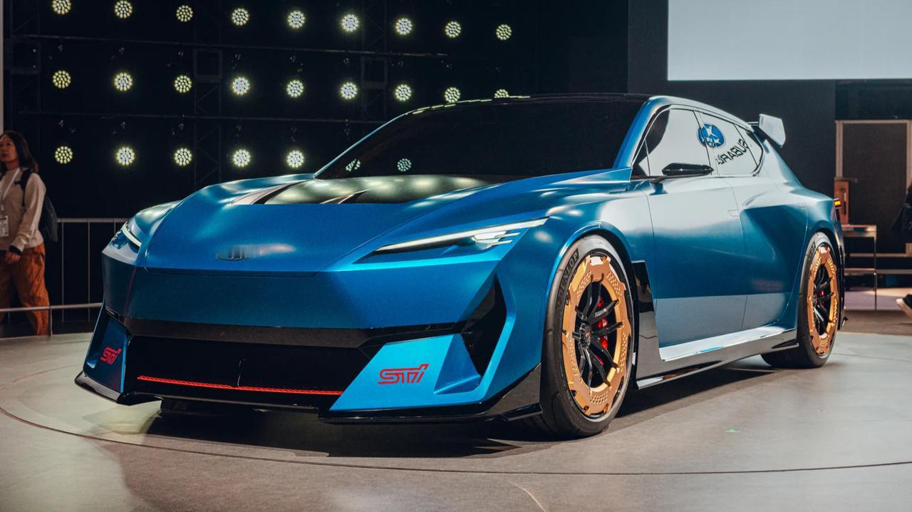 斯巴鲁在东京车展带来两款STI概念车，图1~图6外观比较前卫的这台采用电动动力，