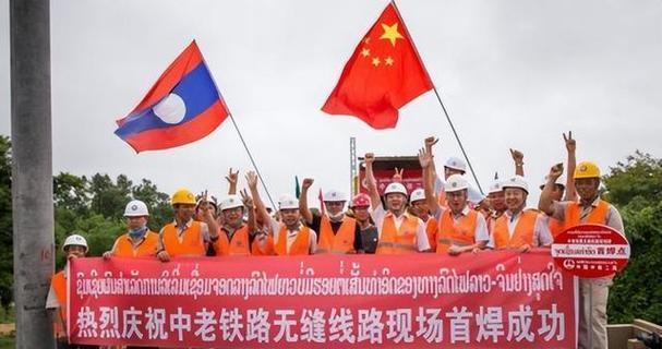 老挝其实挺敞亮，为了修这条中老铁路把国库掏空了，中国一看主动来投奔的，那不能亏待