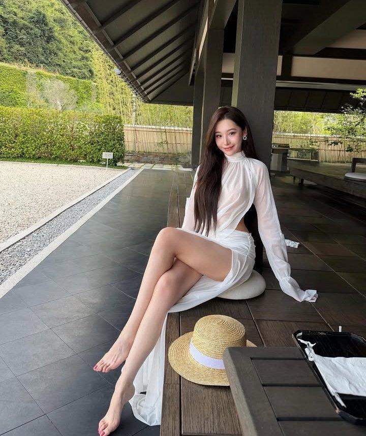 这组建筑物的背景一定是在日本，因为中国的建筑讲究风水，一个好的院子，一定要有