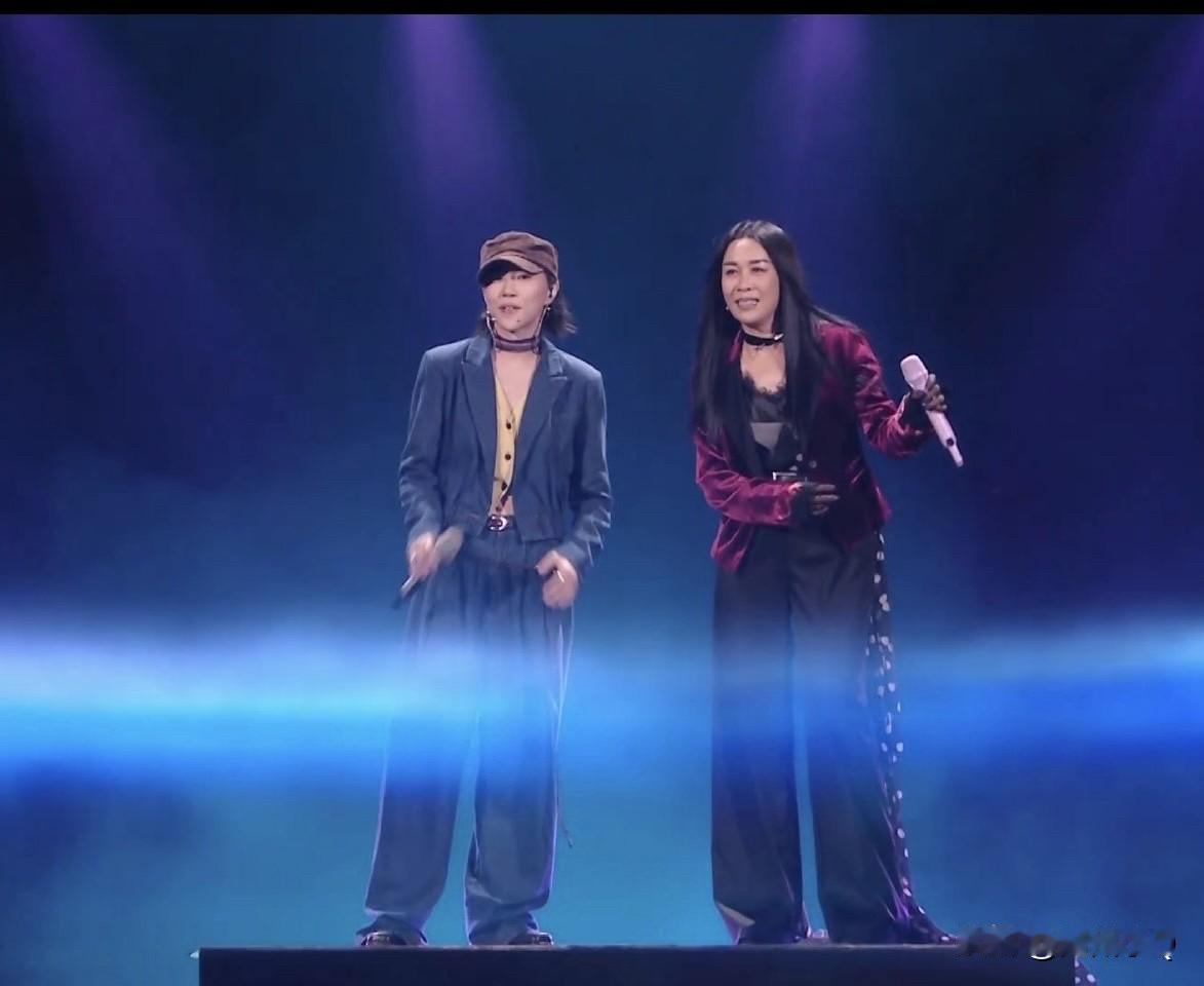 女承母业，窦靖童二搭那英，带来超绝的听觉享受。那英是王菲多年的好友，和窦靖童关系