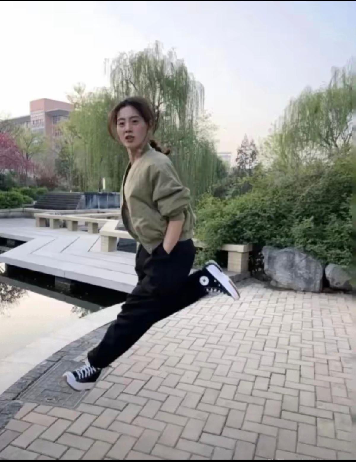 给女朋友抓拍，你就说拍得好不好？