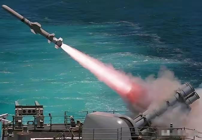 俄罗斯出手了，俄罗斯在没提前打招呼，也未先发通告的情况下，就直接在日本海试射导弹