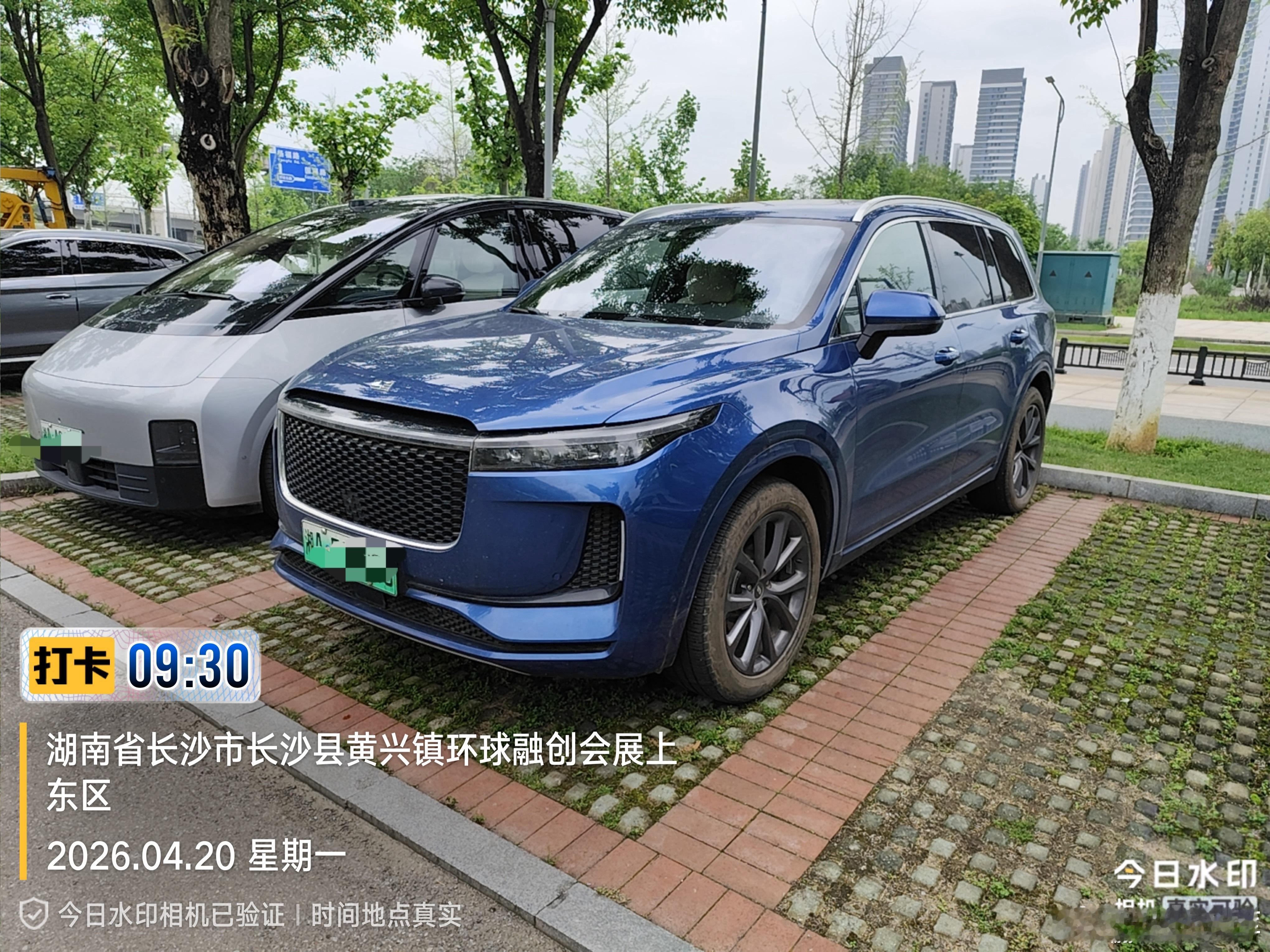 恭喜我大哥喜提理想MEGA这个银色也超级炫酷旧车理想ONE卖给我了2021年3月