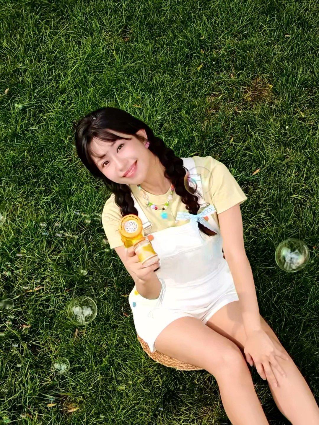 iqooiQOOZ11S拍照这点狠狠心动，五千万主摄拍人像、风景都很清晰，原生
