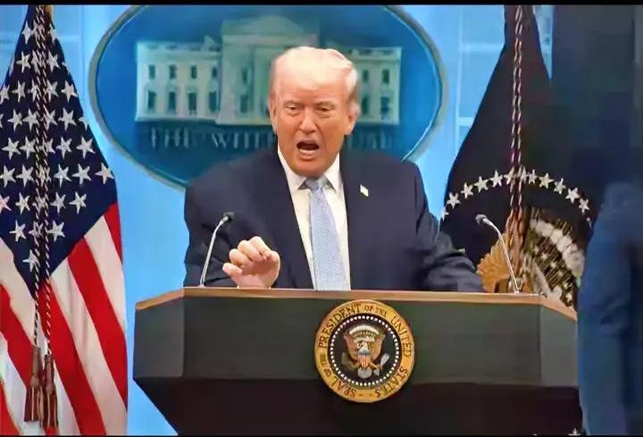 哎！不好意思，大家不要慌，小普又跑出来吓唬人了，明天如果看不见太阳，肯定是小普把