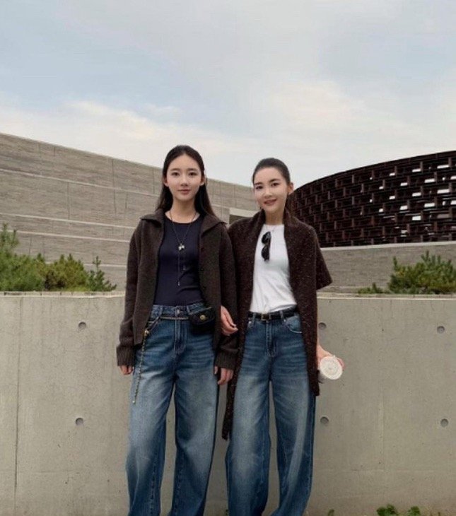 你羡慕吗，16岁的女儿，38岁的妈妈，这就是早结婚的好处呀