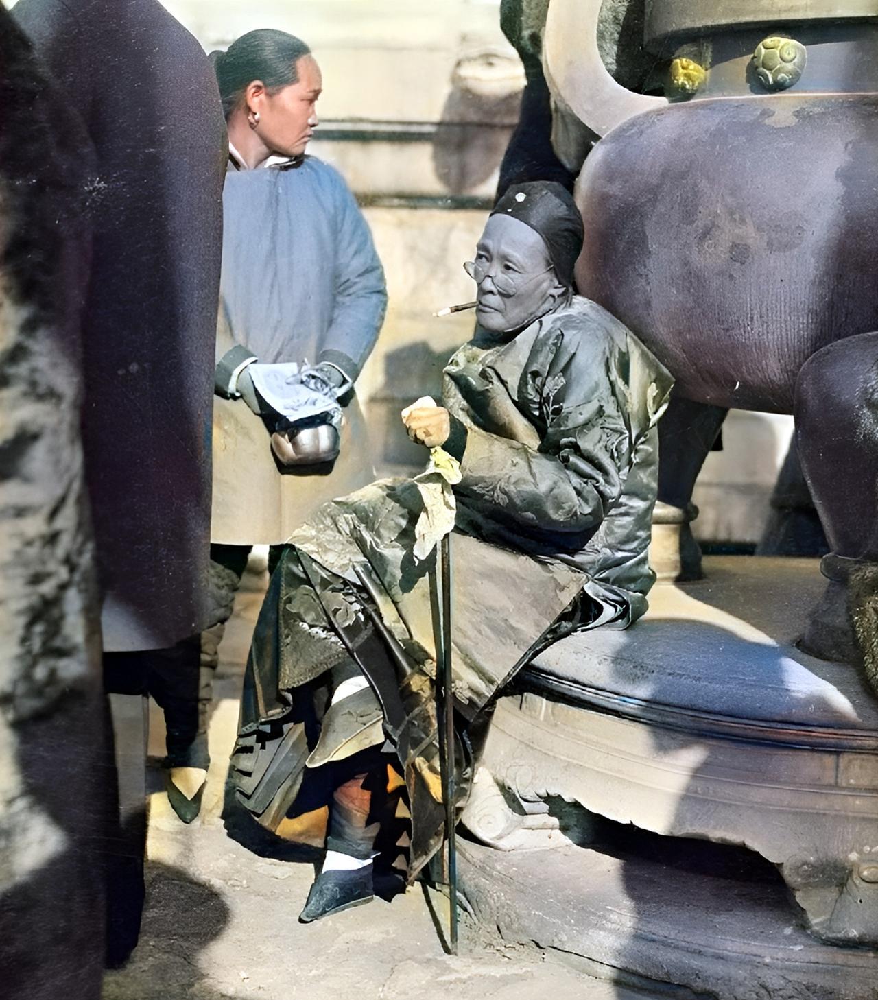 1918年11月28日，民国政府要在紫禁城太和殿前举行大阅兵。这个重大的消息早已