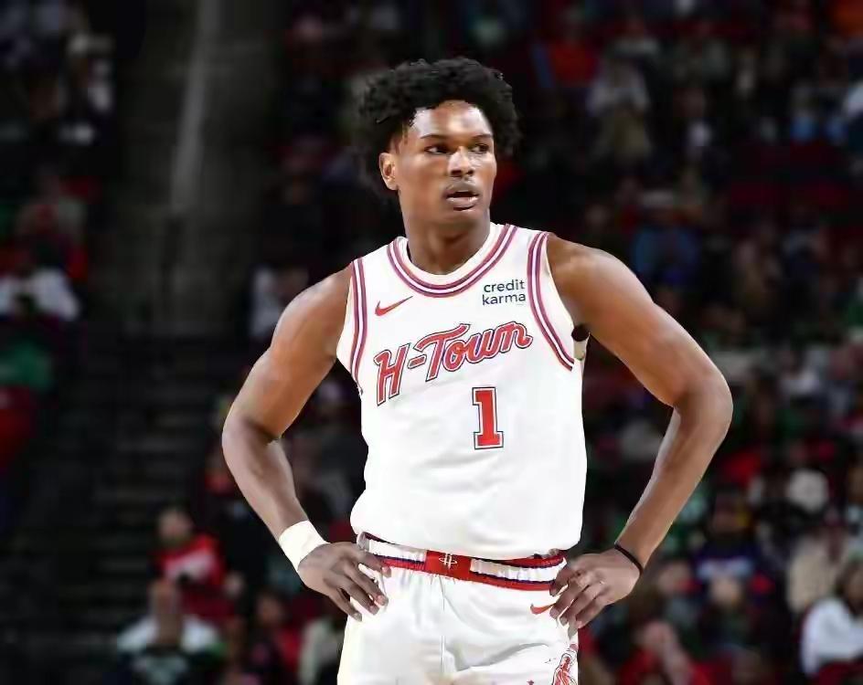 说句扎心的话，练阿门真不如练谢泼德！阿门和谢泼德确实都不行，一个没投射，一个