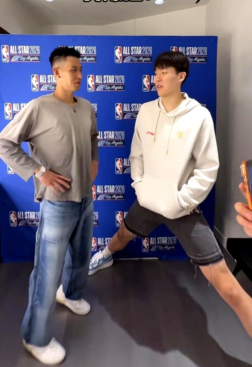 林书豪又一次找到杨瀚森，告诉他：别怕尴尬，脸皮不够厚，在这里根本混不下去。