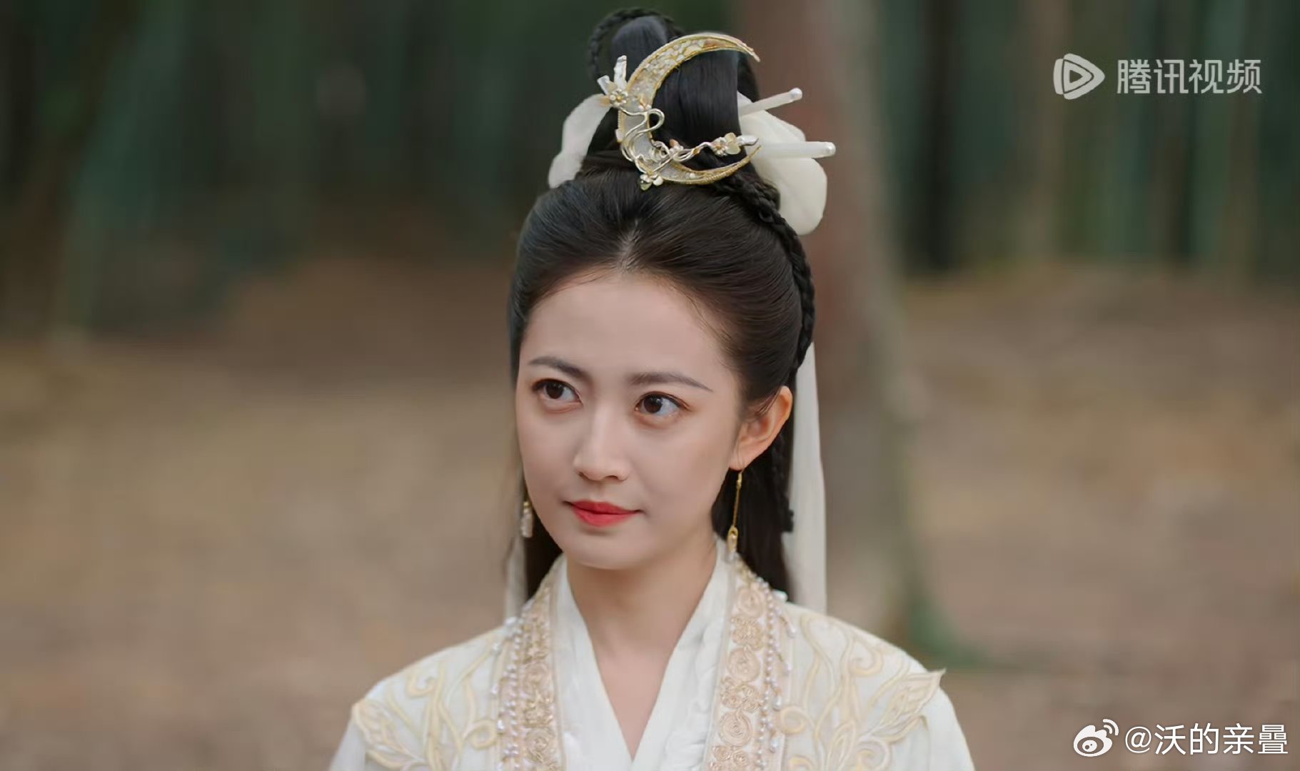 除了凸蛙眼倒是比现在年轻些​​​
