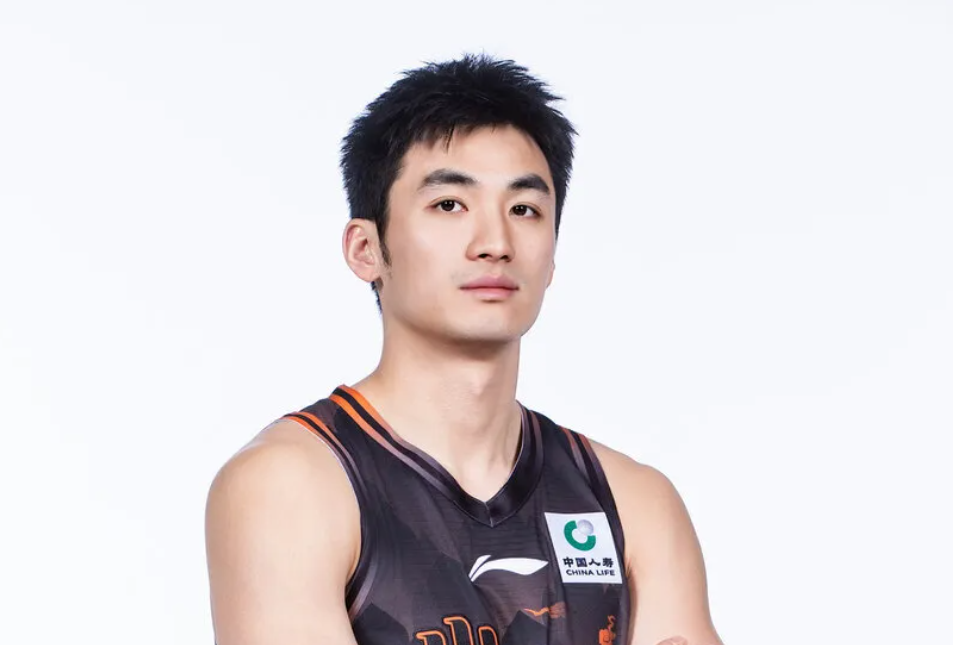山东男篮官方: 球队与于德豪&孙桐林&米艾力&郑晓垚不再续约