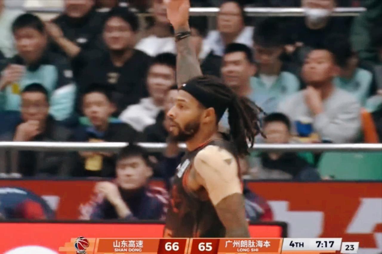 山东83：80惊险战胜广州。就是最后2分钟的事。幸亏这3个人！