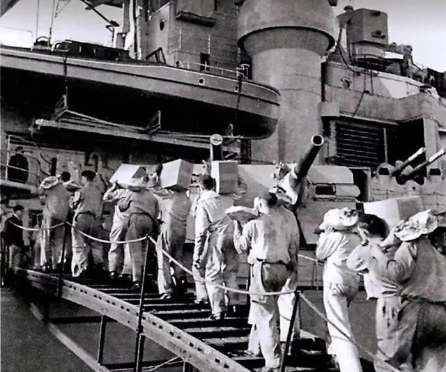 列强海军是一个等级森严的军种，也就只有潜艇才能实现官兵平等，只要去当潜艇兵，在潜