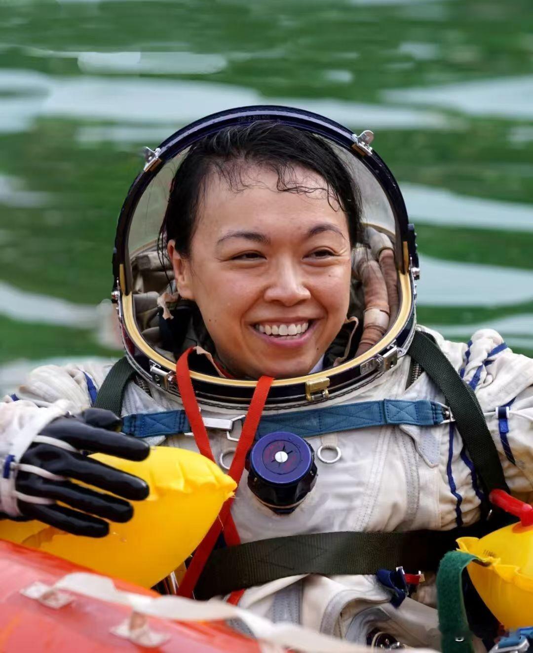 你所不知道的神舟二十三号航天员黎家盈，三个孩子宝妈，拥有计算机博士学位，入选第四