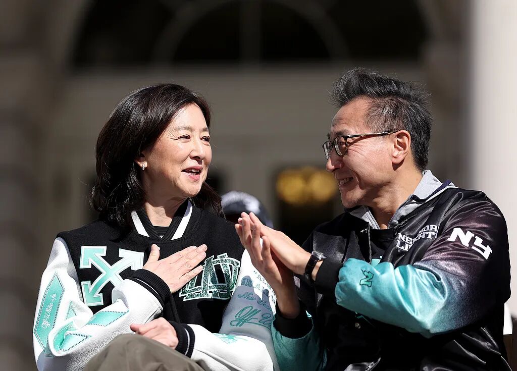 蔡崇信, 何以“分手快乐”?