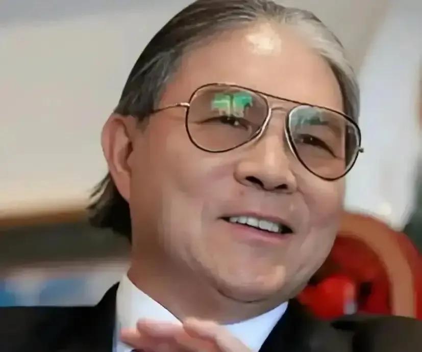 霍震霆在南沙搞了个武医文化沙龙，把太极和南拳搬到中医馆门口，现场还能边扎马步边体