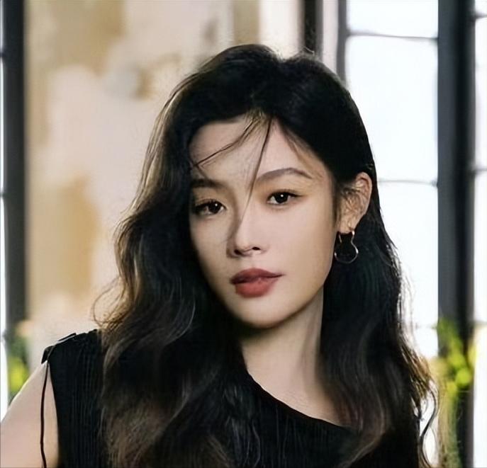 陈丽君，获赔3万元！3月5日，因《镖人》大火的陈丽君，突然冲上热搜，她获赔了