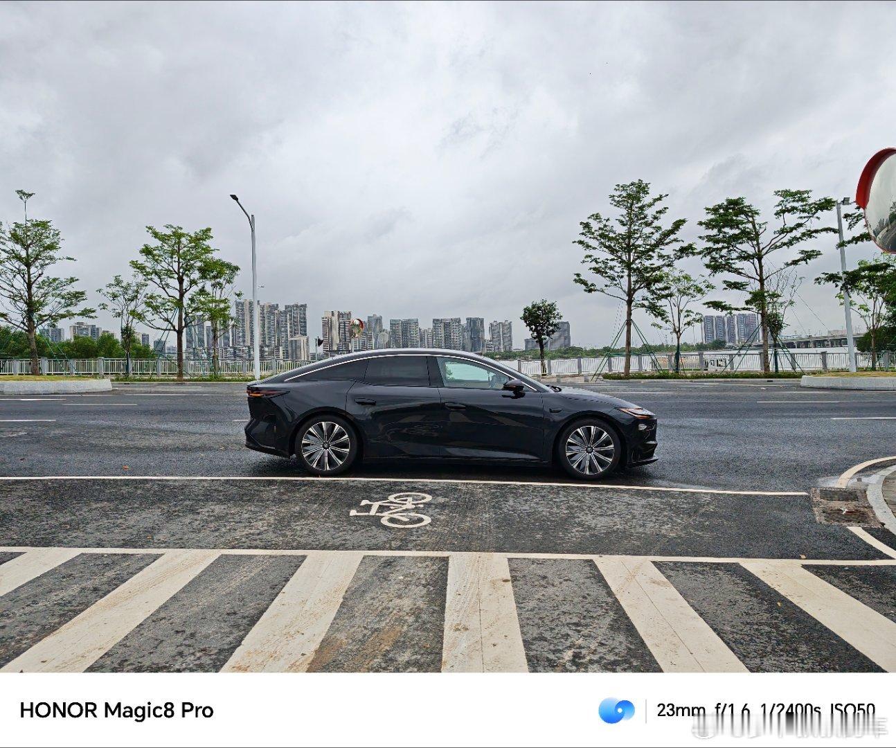 粤港澳大湾区每时每刻都会晴转倾盆大雨，Magic8Pro要拍照，铂智7要试驾，