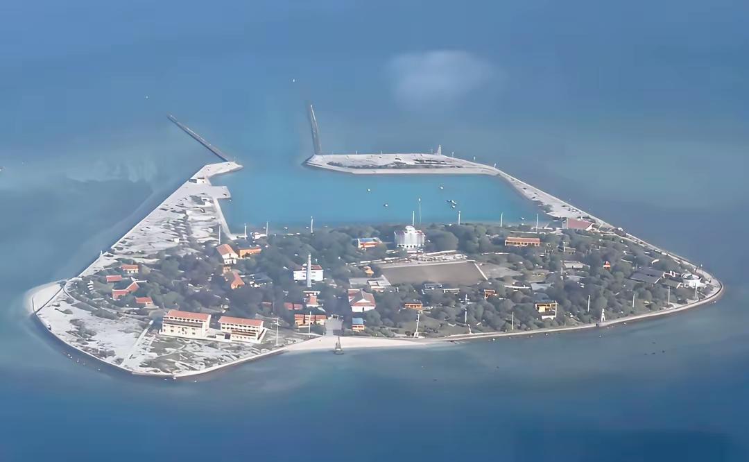 越南把闷声发大财的精髓学会了。这些年，一边示好我们，趁着我们在南海