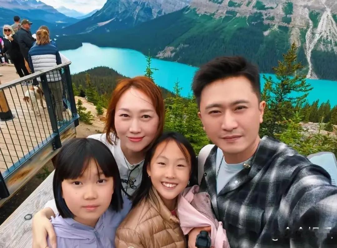 主持人杨帆一家正在加拿大享受惬意的旅行时光，温馨的画面令人心生羡慕。旅途中，杨帆