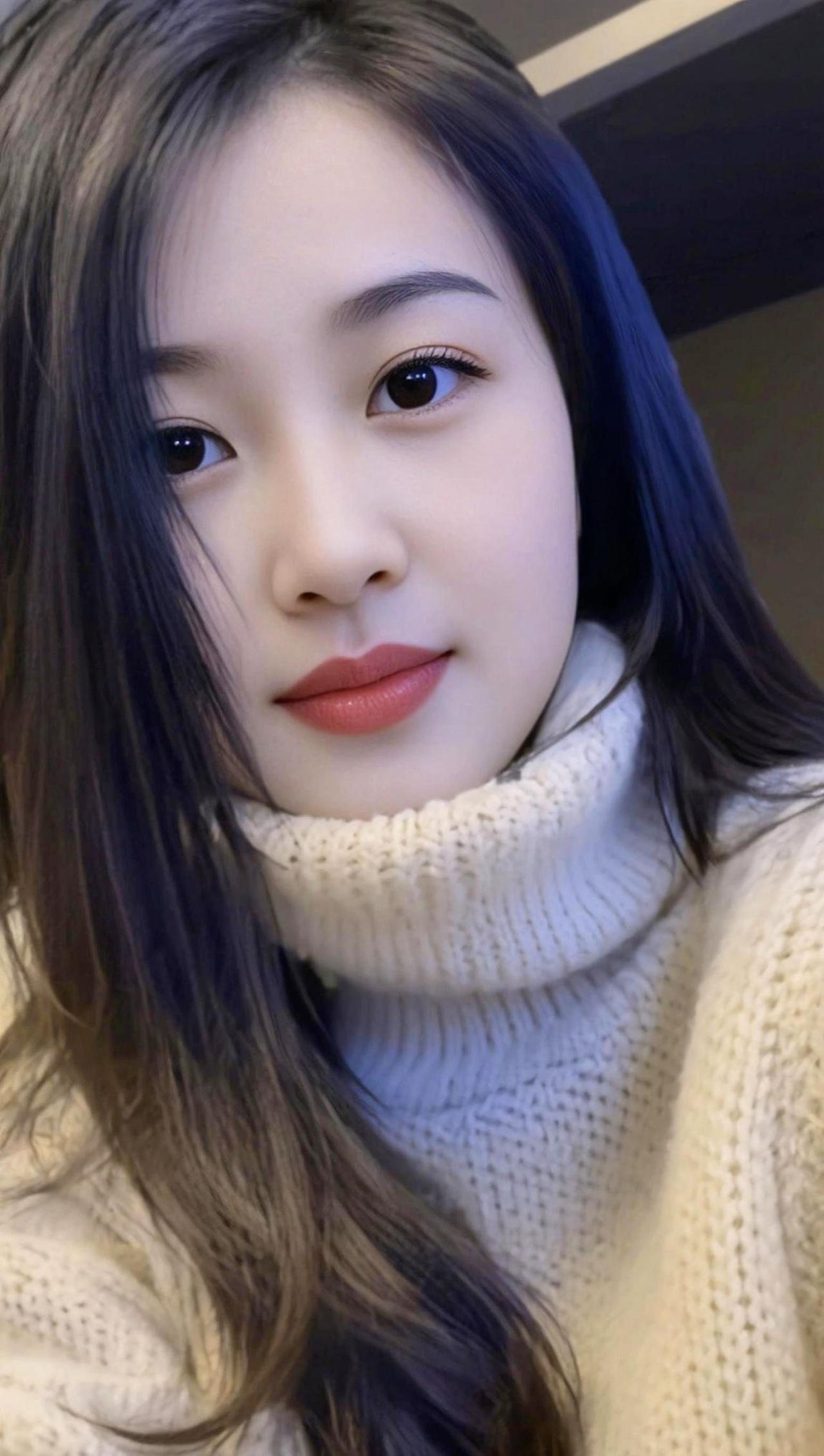 AI毛衣自拍时尚写真日常分享甜美女孩随变ai随便玩