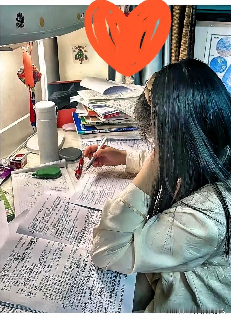 养了孩子后才明白：成绩再好，名校再牛，都不如她身心健康！初三的小女儿，这几