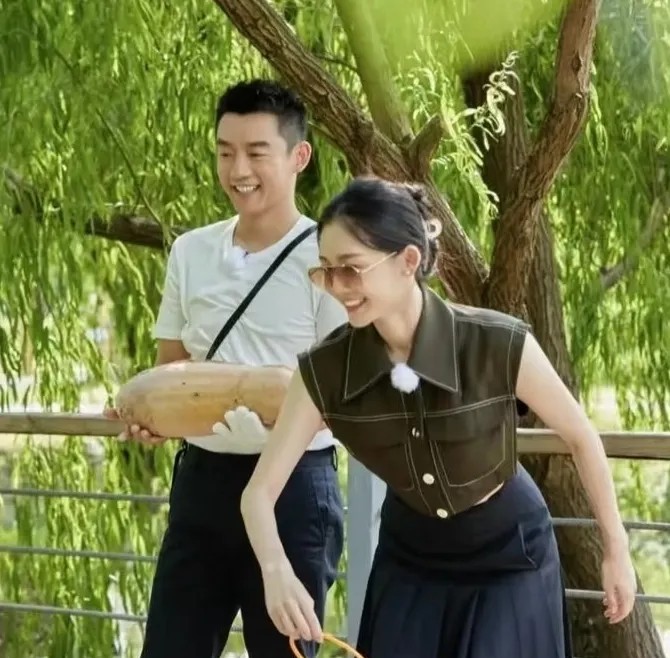 现在全网最想哭的人就是是苗苗了吧！不是她和郑恺的感情出了问题，而是因为郑