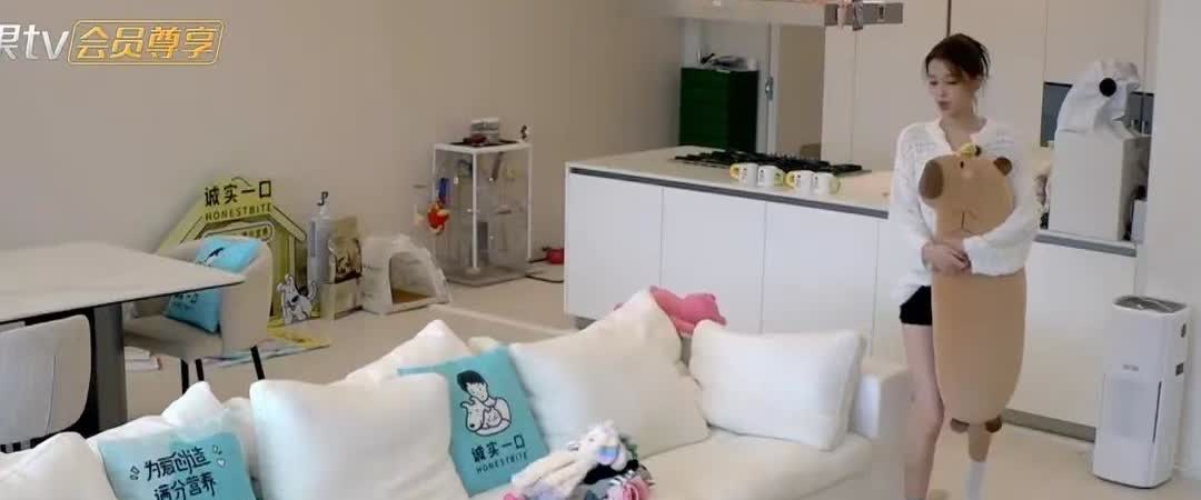 孙怡离婚3年，平时吃外卖，妈妈谈及她的前段婚姻没有主动权孙怡罕见的曝光了她居