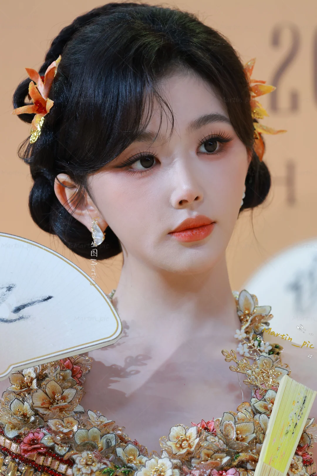 孔雪儿时尚中国之夜生图 如此美萌的瓷娃娃